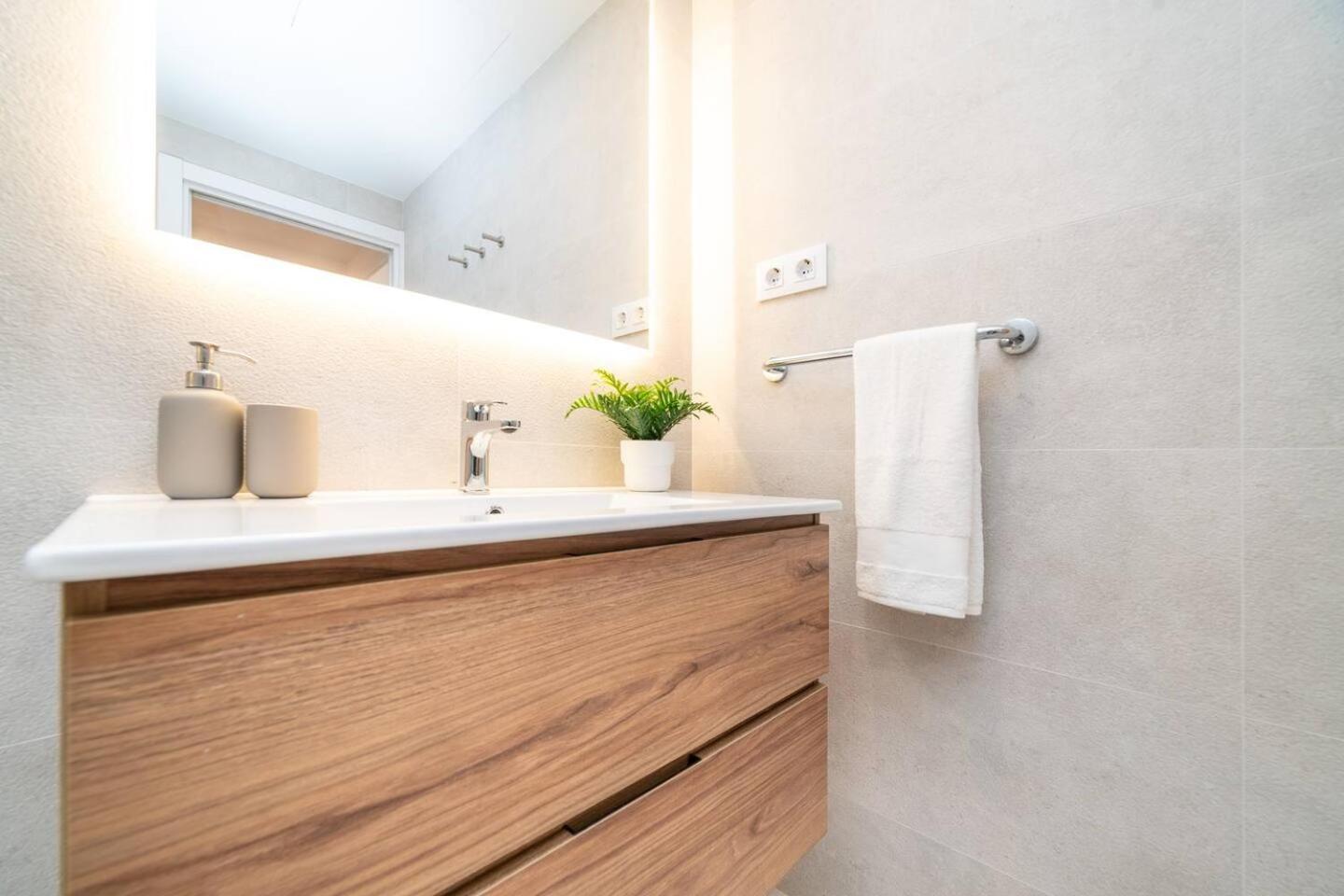 Soler Apartments Sant Adria de Besos Dış mekan fotoğraf